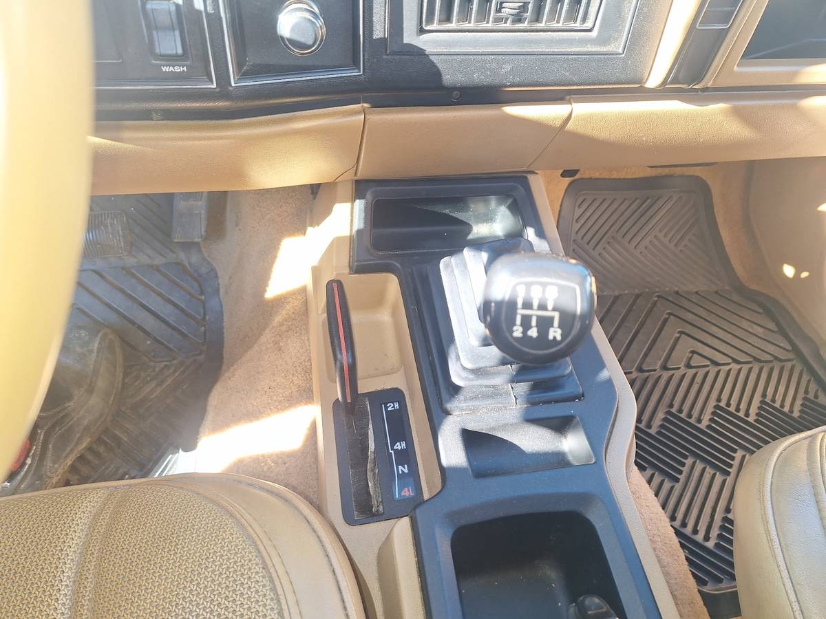 Jeep-cherokee-pioneer-1988-7