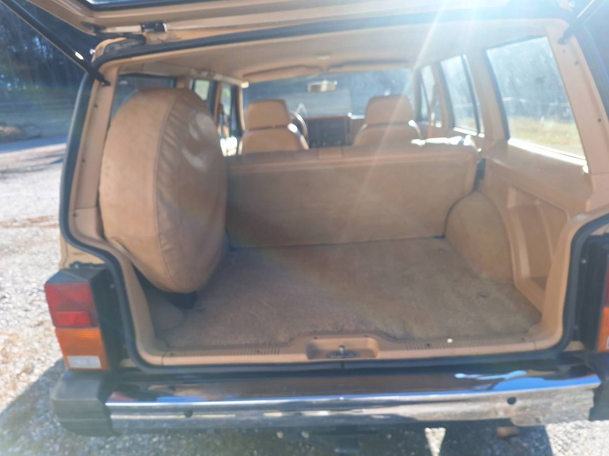 Jeep-cherokee-pioneer-1988-8