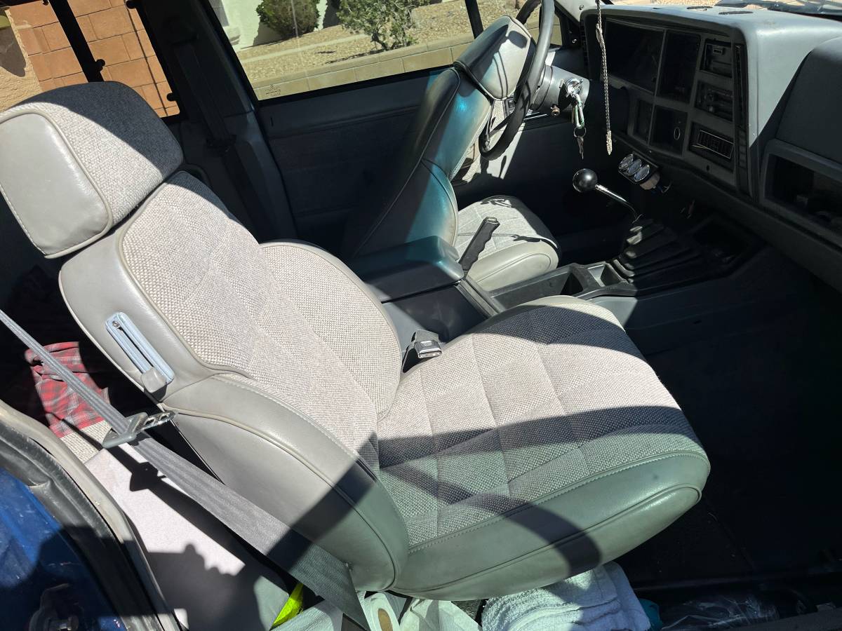 Jeep-cherokee-sport-4x4-1991-blue-4