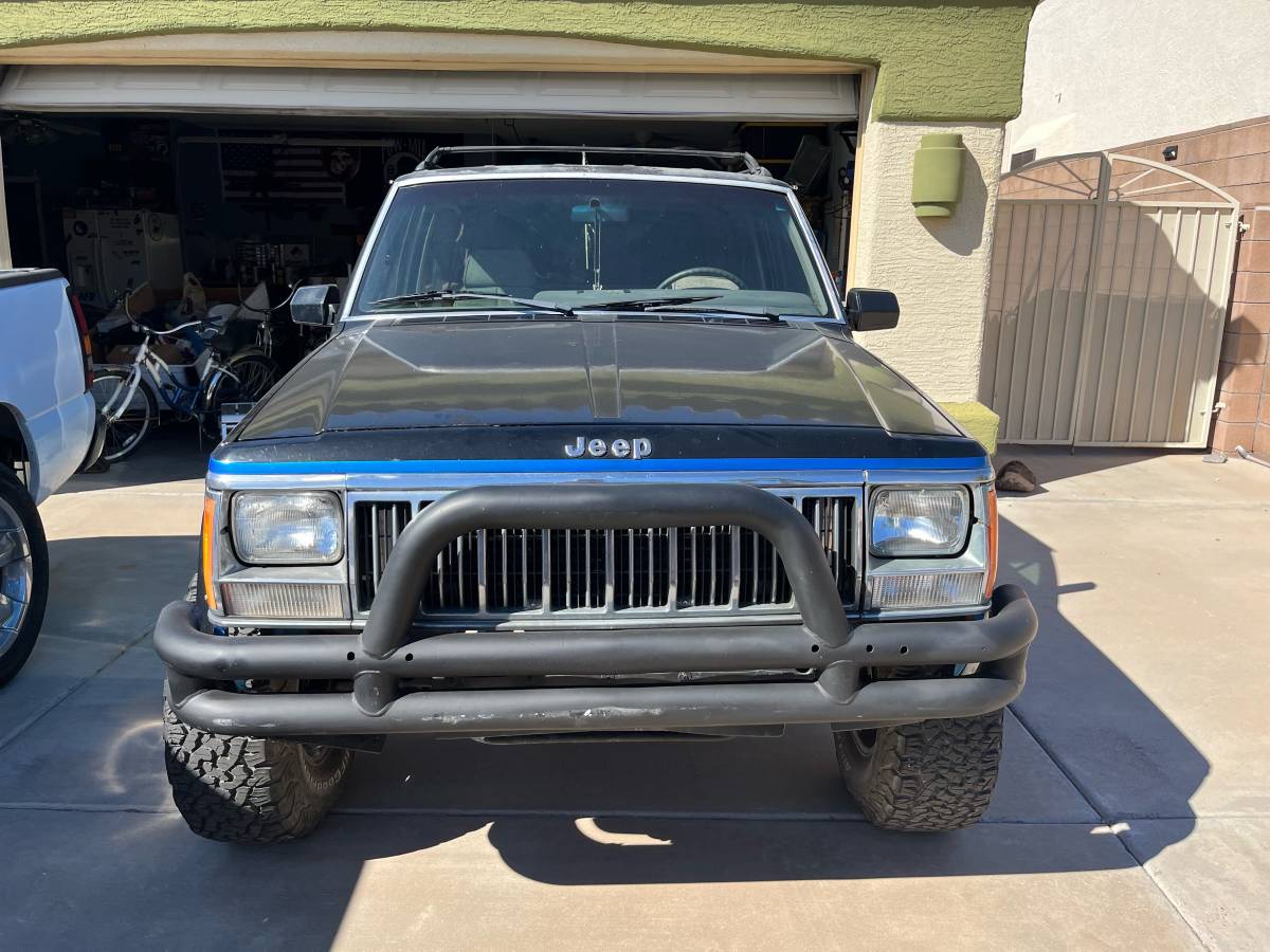 Jeep-cherokee-sport-4x4-1991-blue