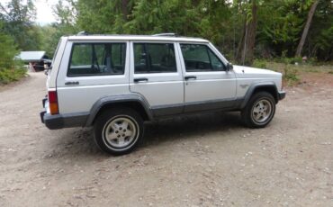 Jeep-cherokee-xj-1990-white