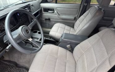 Jeep-cherokee-xj-1993-green-1