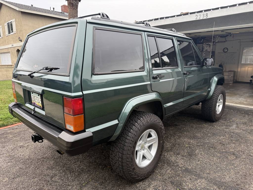 Jeep-cherokee-xj-1993-green-5