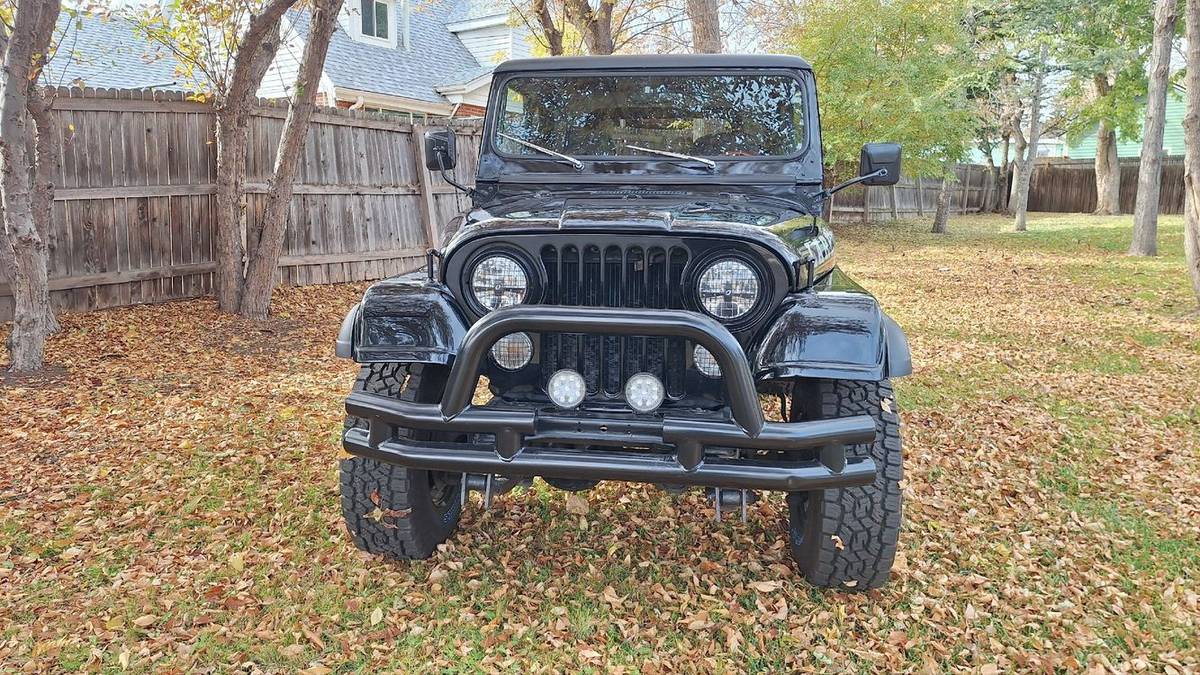 Jeep-cj-7-1982-black-1