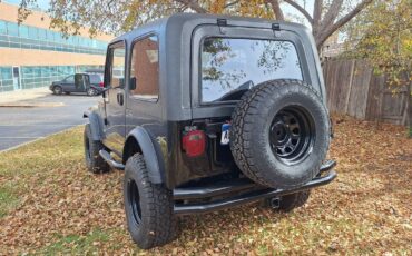 Jeep-cj-7-1982-black-10