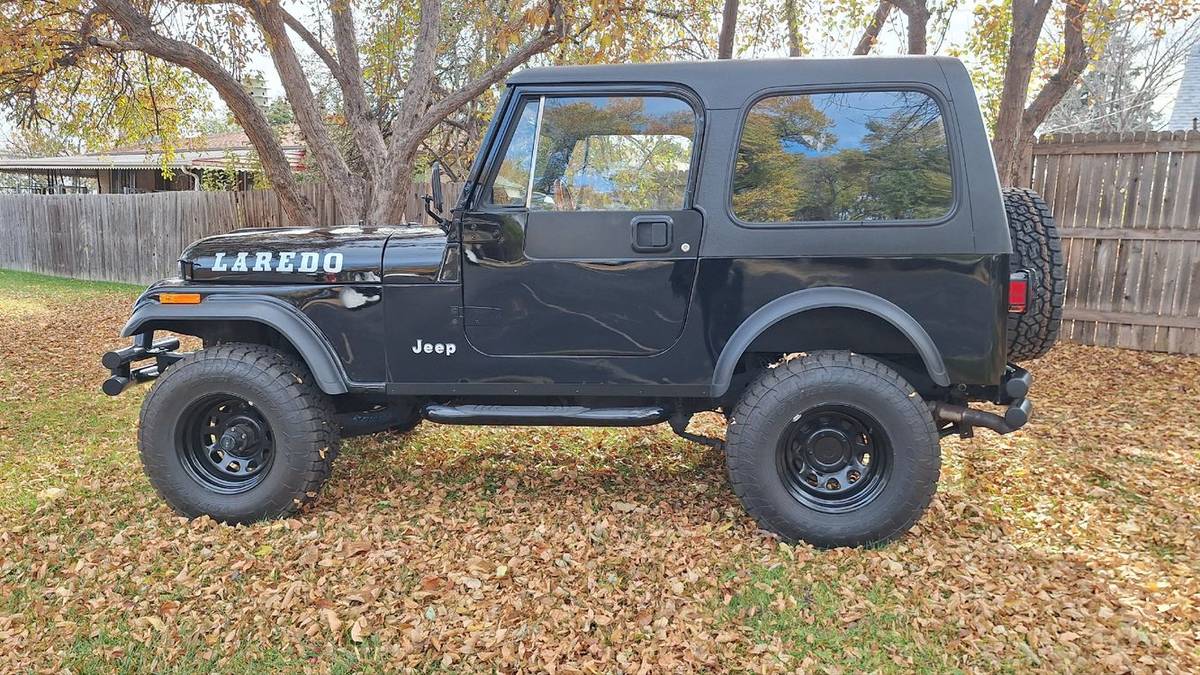 Jeep-cj-7-1982-black-12