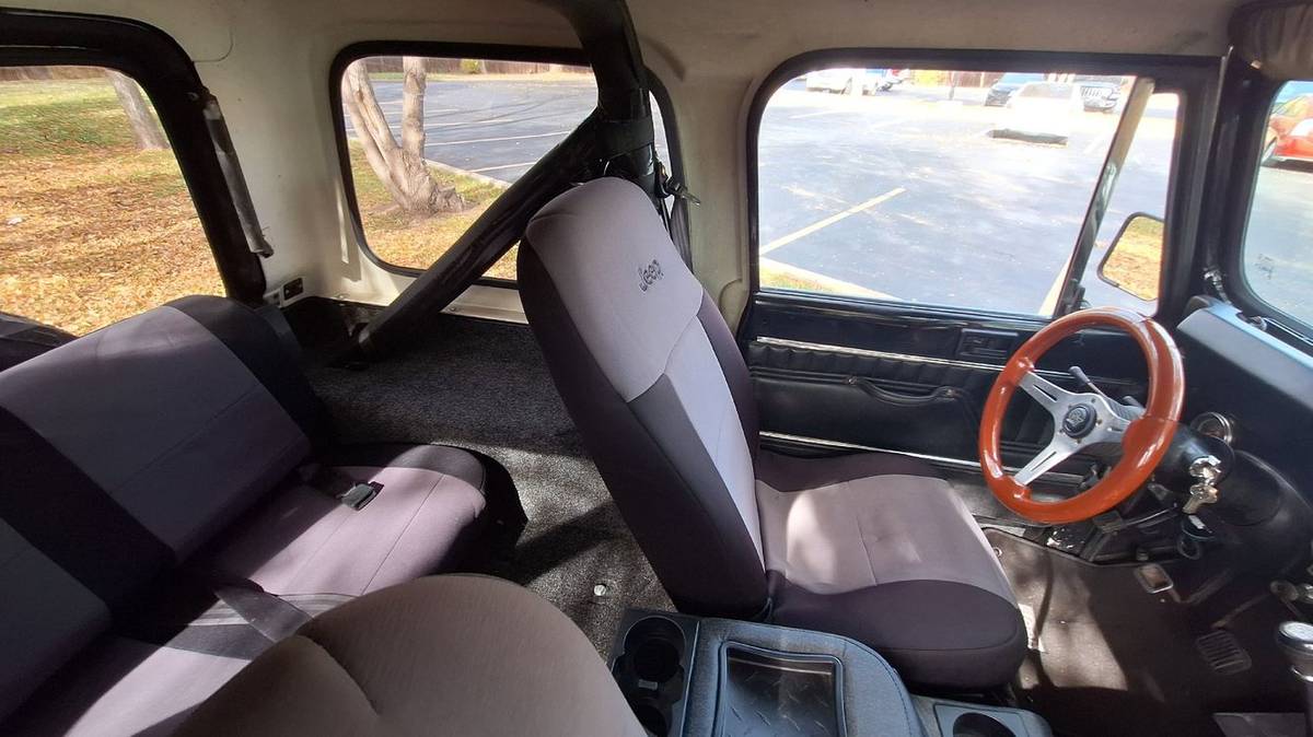 Jeep-cj-7-1982-black-18