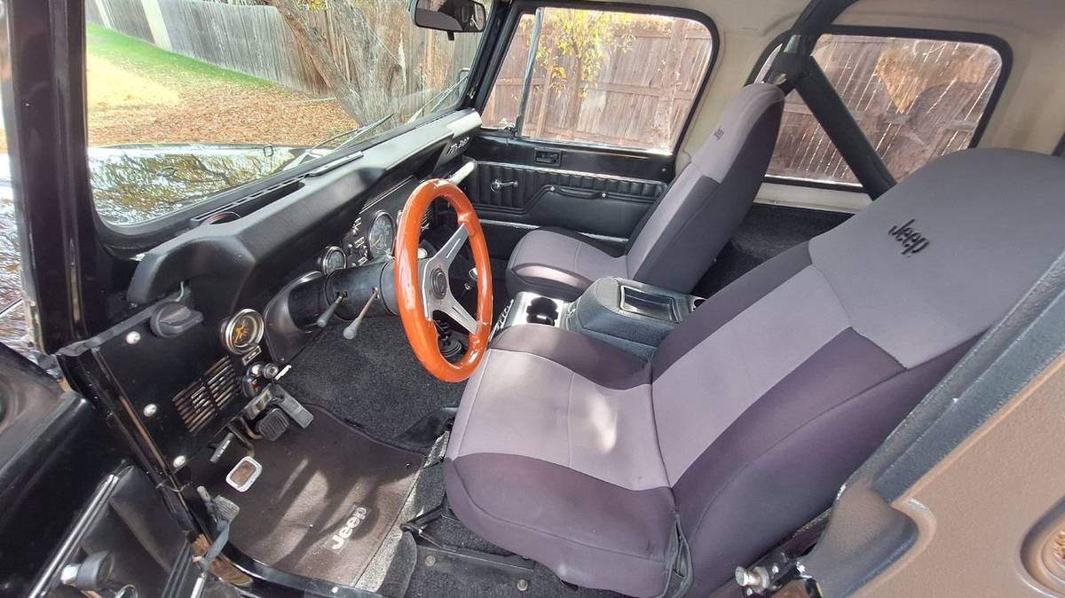 Jeep-cj-7-1982-black-22