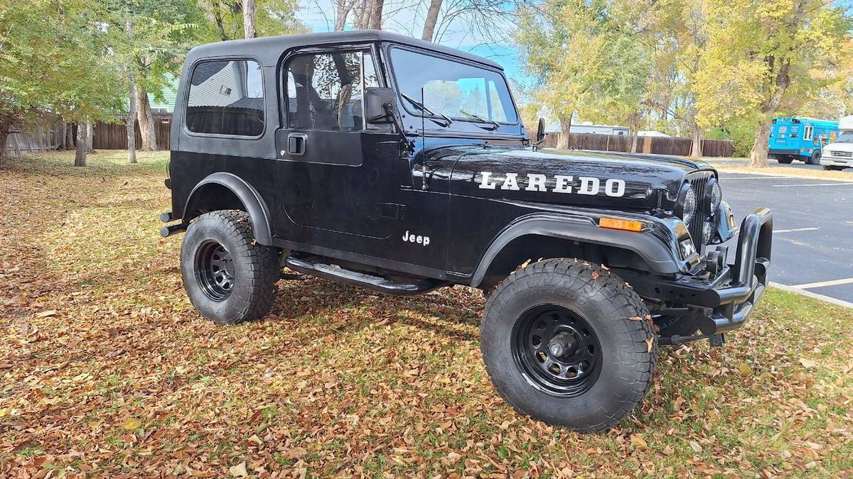 Jeep-cj-7-1982-black-23