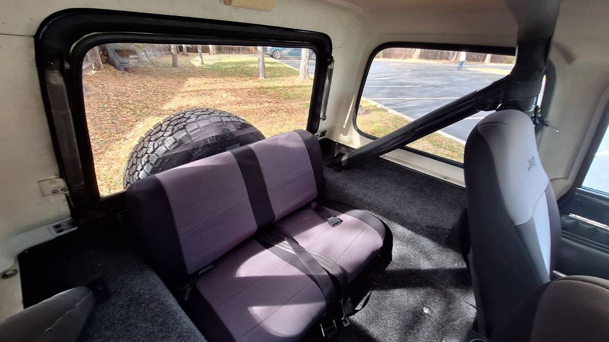 Jeep-cj-7-1982-black-3