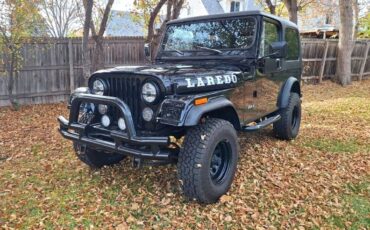 Jeep-cj-7-1982-black