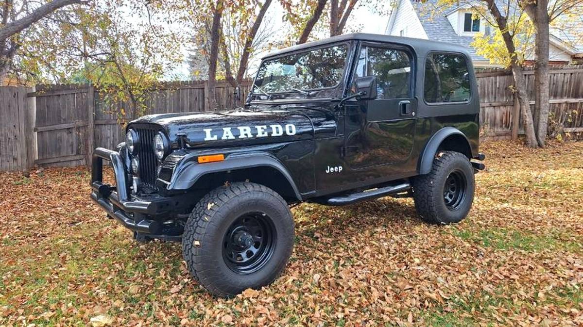 Jeep-cj-7-1982-black-4