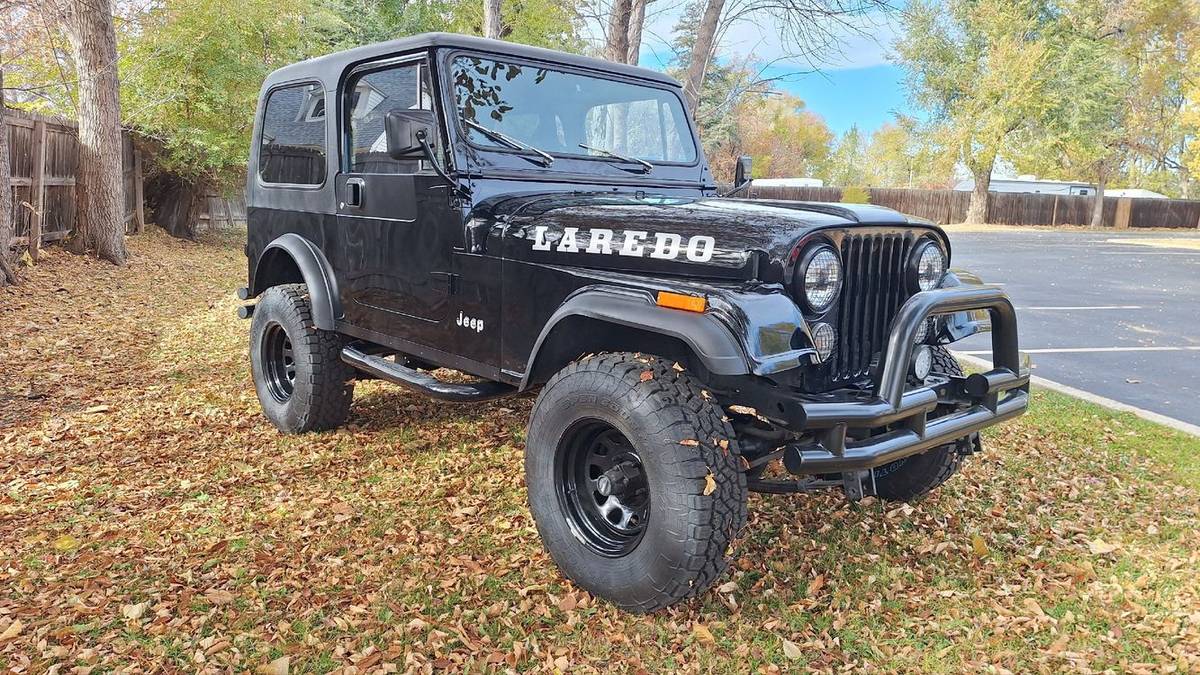 Jeep-cj-7-1982-black-6