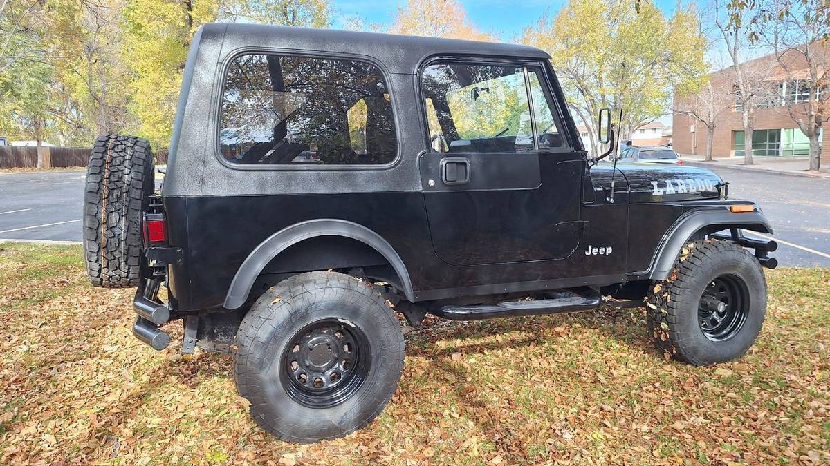 Jeep-cj-7-1982-black-7