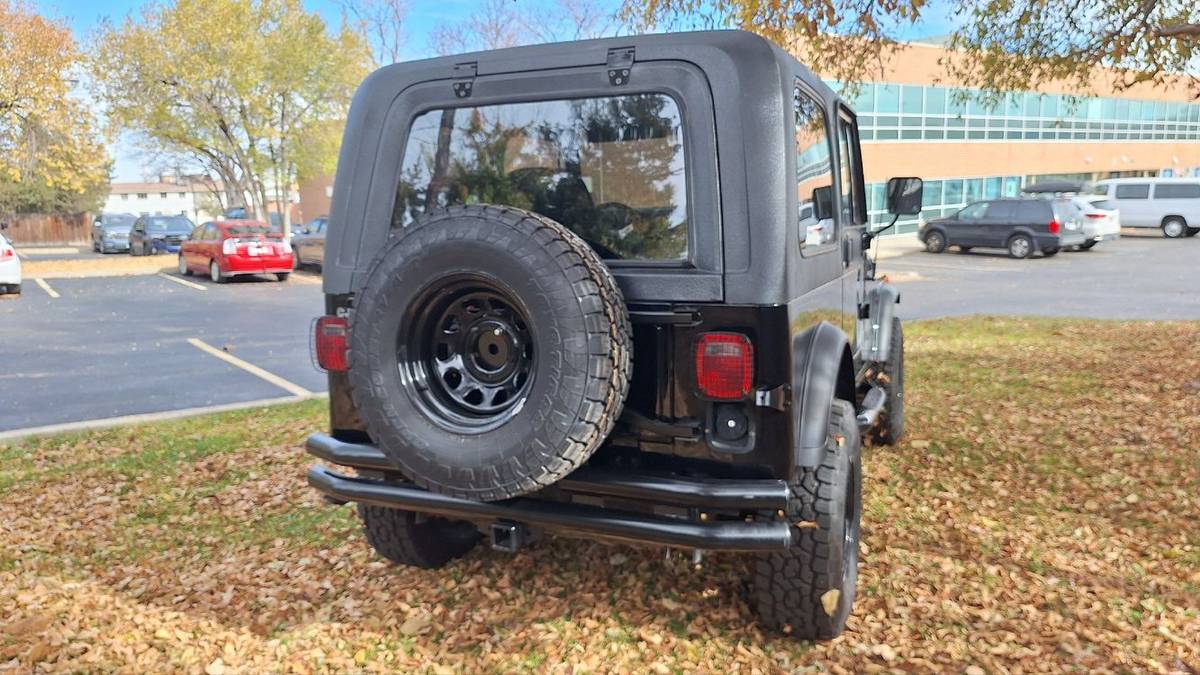 Jeep-cj-7-1982-black-9