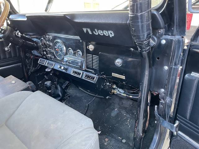 Jeep-cj-7-1986-black-6