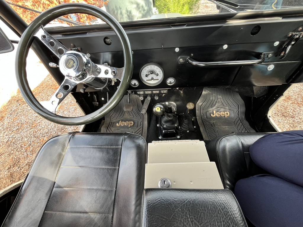 Jeep-cj5-1973-brown-10