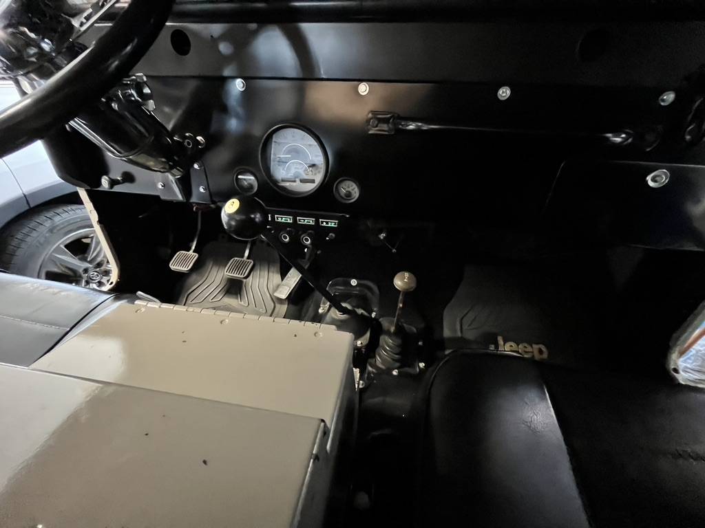 Jeep-cj5-1973-brown-8