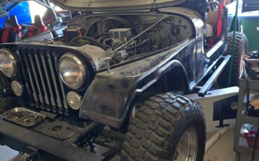 Jeep-cj7-1983-black-1
