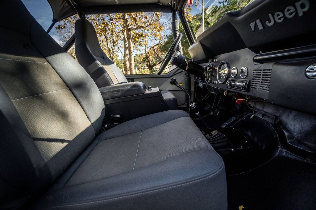 Jeep-cj7-1985-3