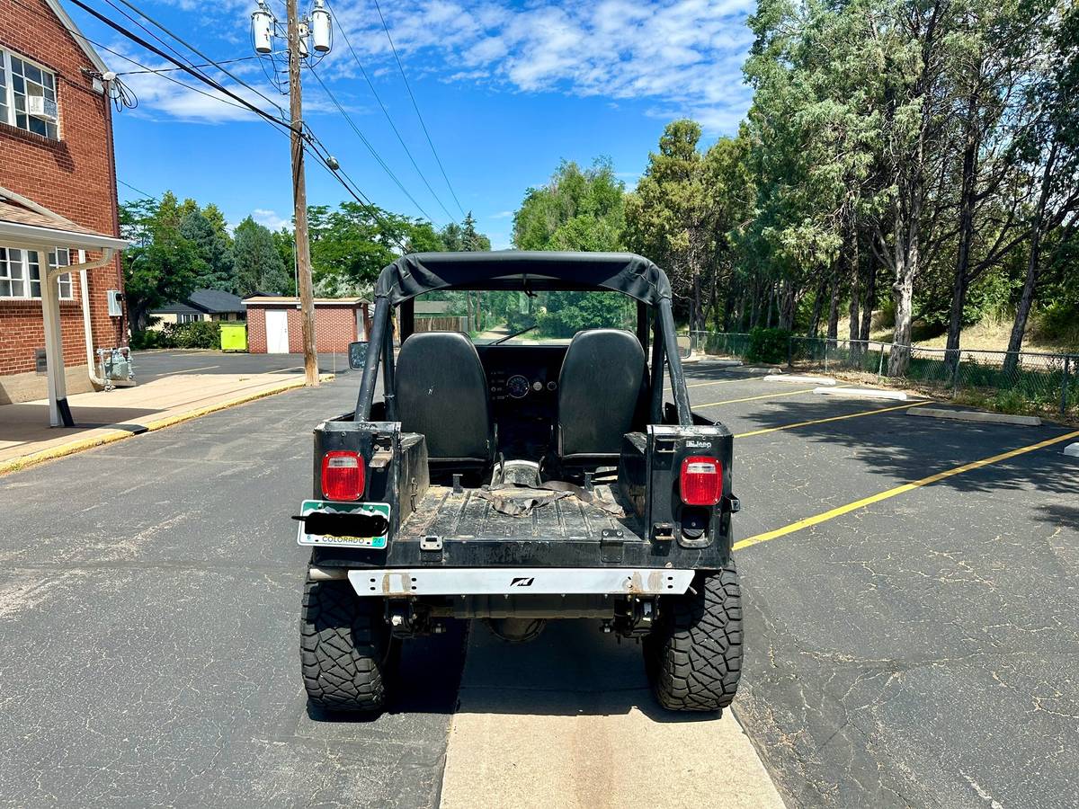 Jeep-cj7-4x4-1985-black-3