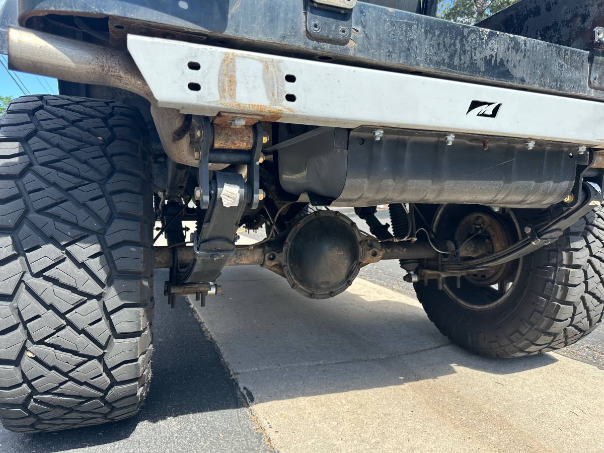 Jeep-cj7-4x4-1985-black-4