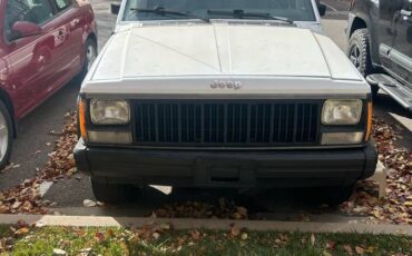 Jeep-comanche-1989-white-2