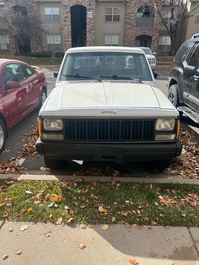 Jeep-comanche-1989-white-2