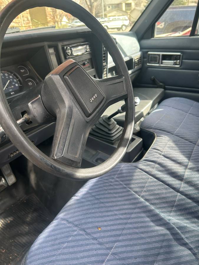 Jeep-comanche-1989-white-5