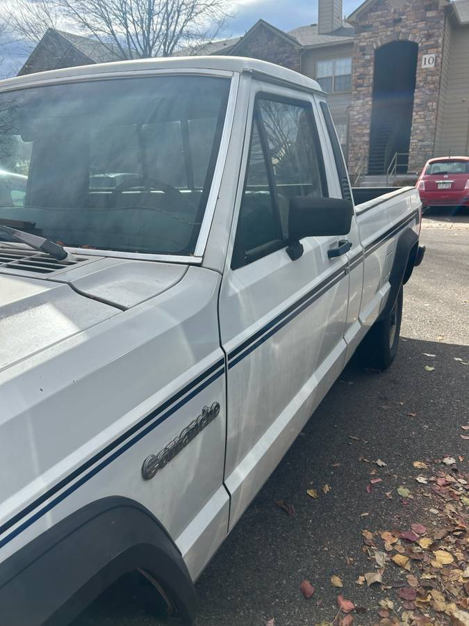 Jeep-comanche-1989-white-7