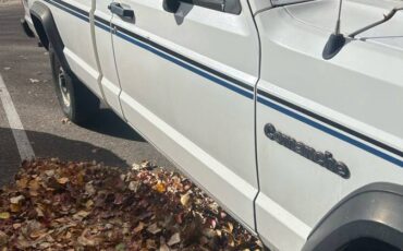 Jeep-comanche-1989-white-8