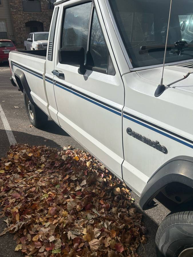 Jeep-comanche-1989-white-8