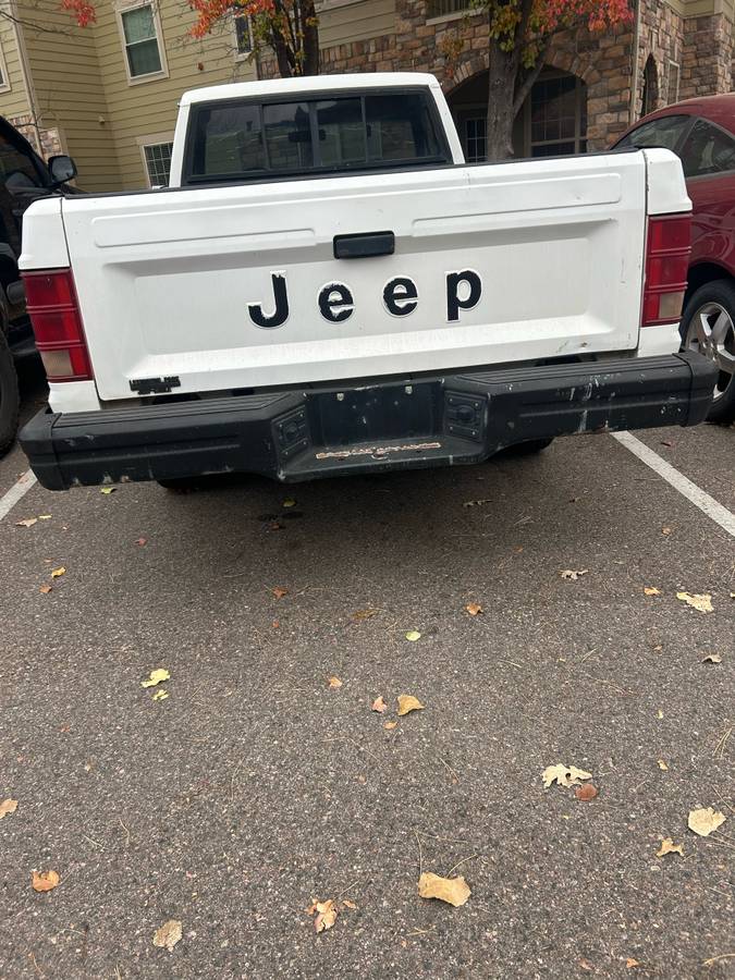 Jeep-comanche-1989-white-9