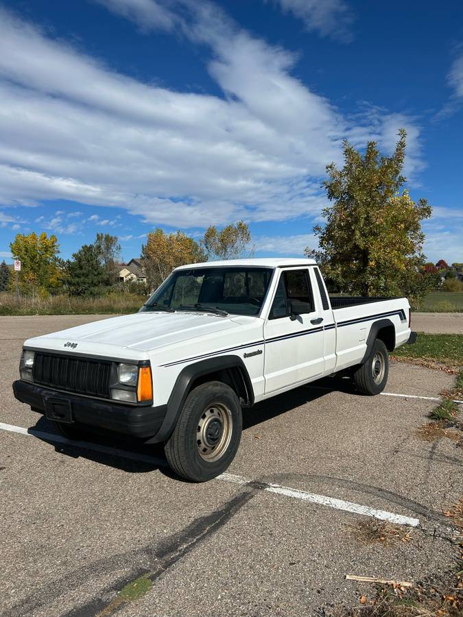 Jeep-comanche-1989-white