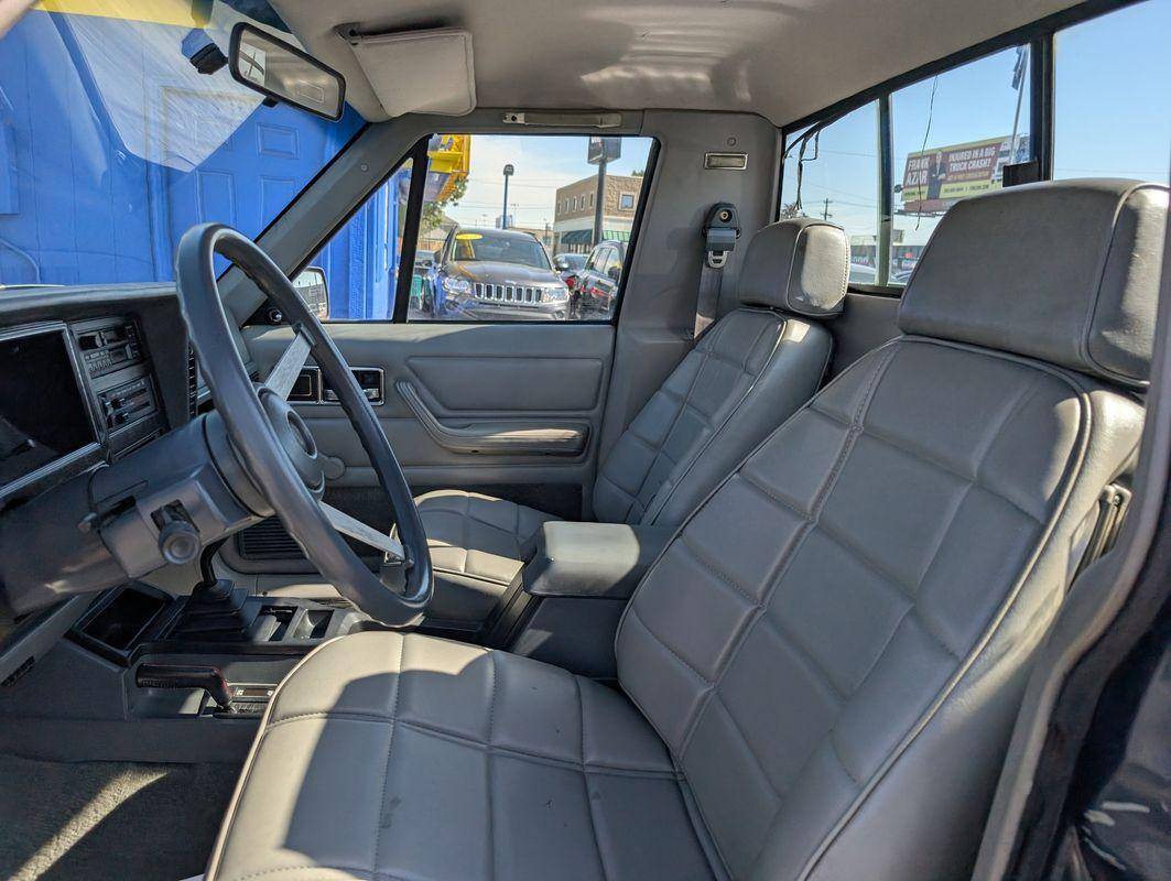 Jeep-comanche-1991-blue-11