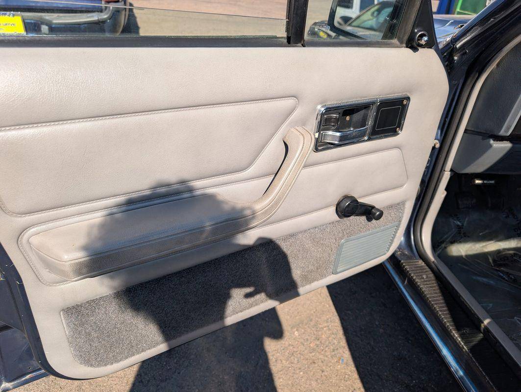 Jeep-comanche-1991-blue-13