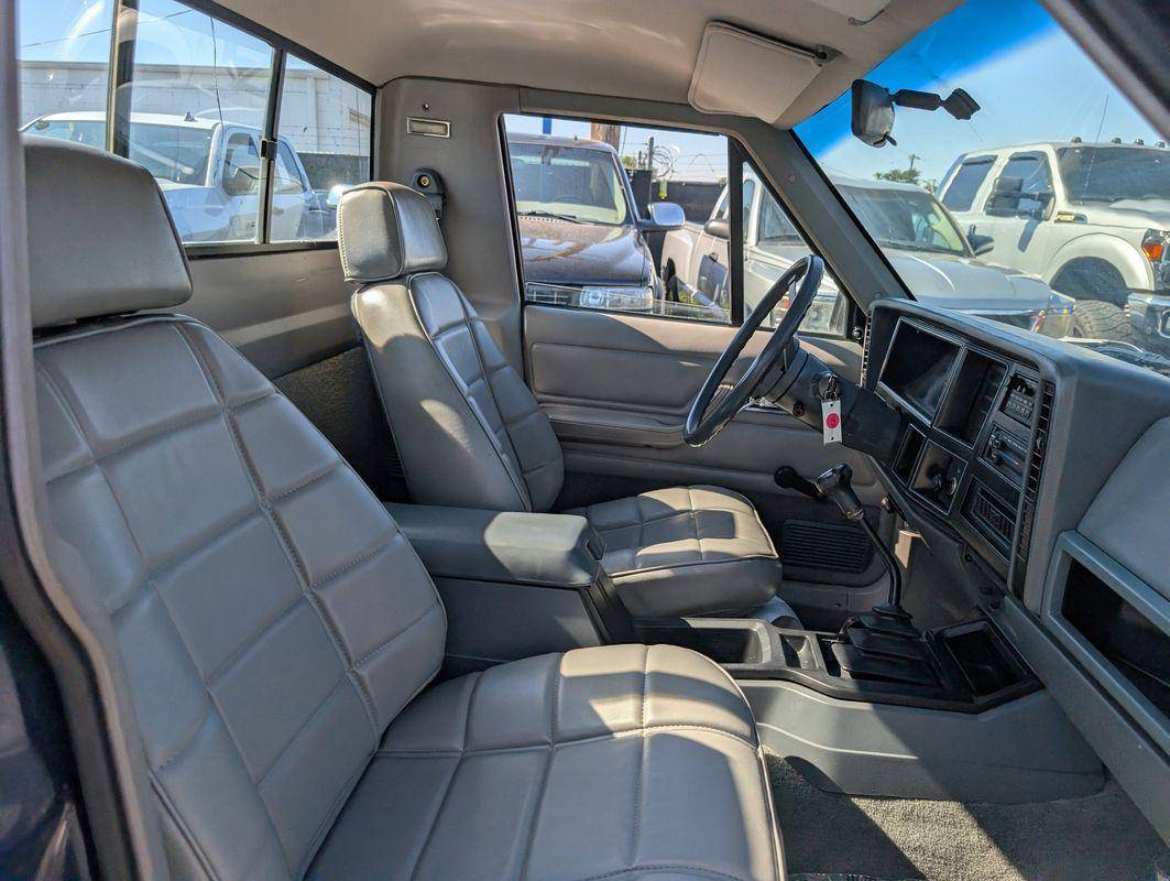 Jeep-comanche-1991-blue-17