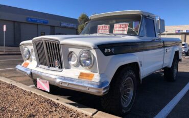 Jeep-gladiator-1966-white-1