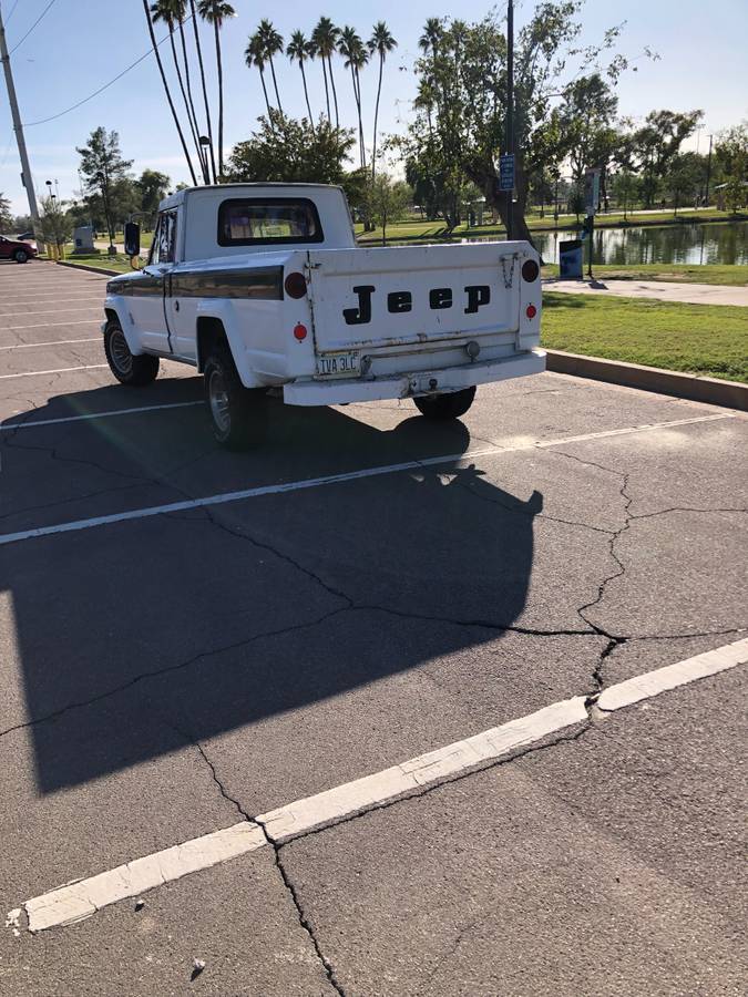 Jeep-gladiator-1966-white-4