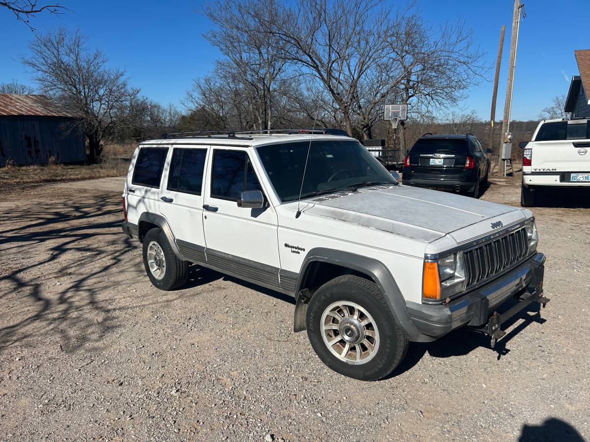 Jeep-grand-cherokee-laredo-1990-white-1