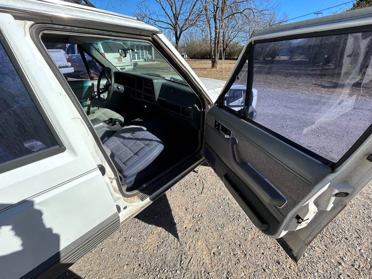 Jeep-grand-cherokee-laredo-1990-white-6