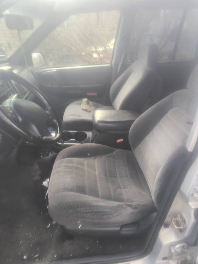 Jeep-grand-cherokee-laredo-4x4-zj-1996-silver-4