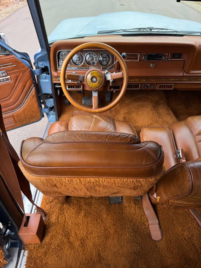 Jeep-grand-wagoneer-1984-blue-6