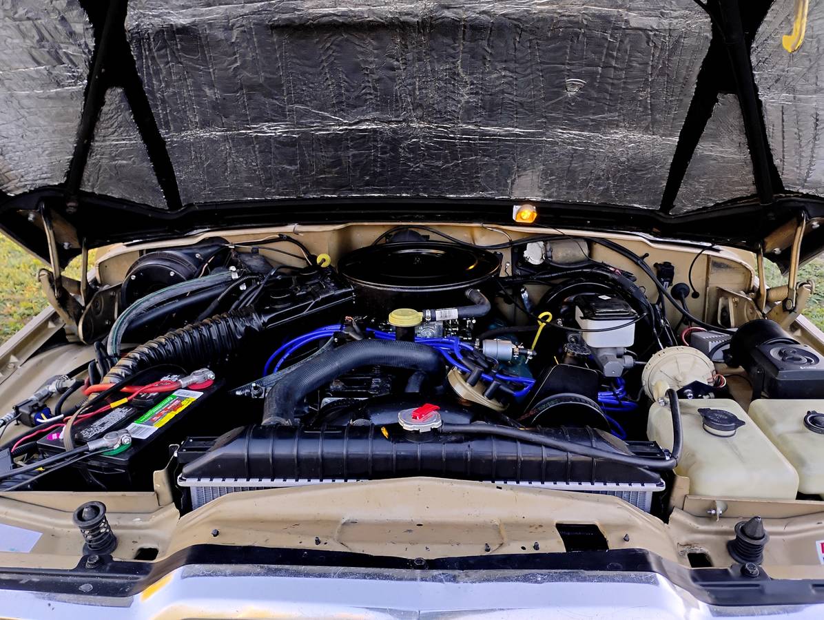 Jeep-grand-wagoneer-1987-custom-1