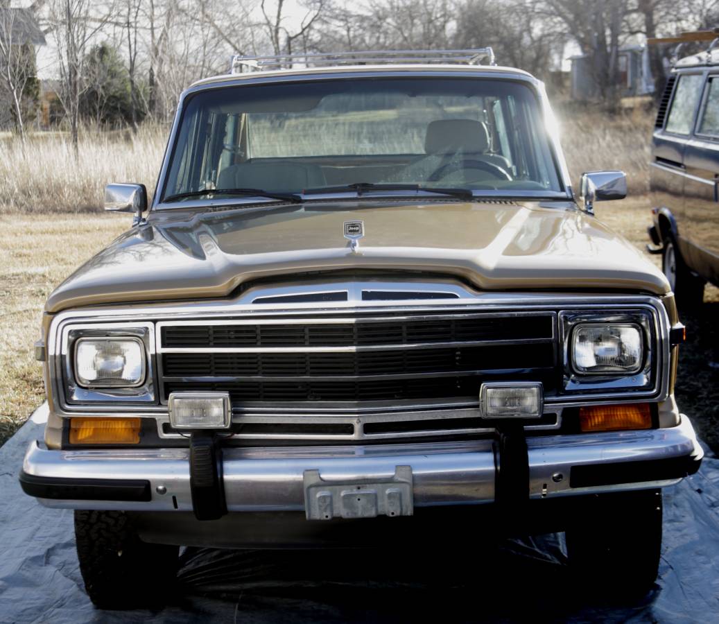Jeep-grand-wagoneer-1987-custom-12