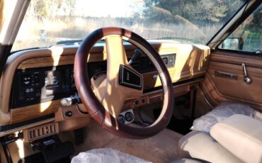 Jeep-grand-wagoneer-1987-custom-13