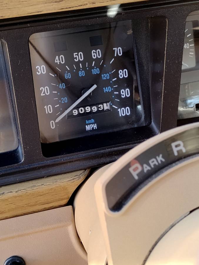 Jeep-grand-wagoneer-1987-custom-14