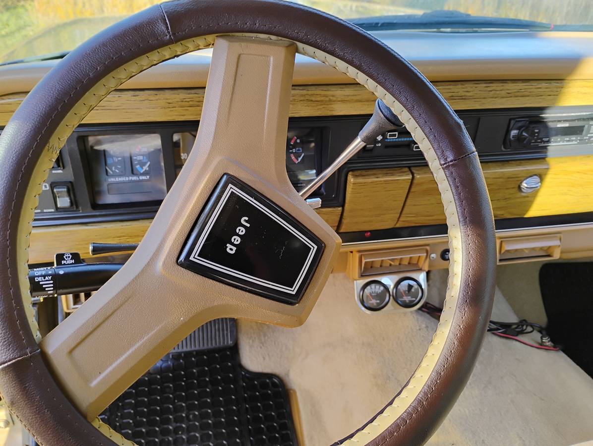 Jeep-grand-wagoneer-1987-custom-15