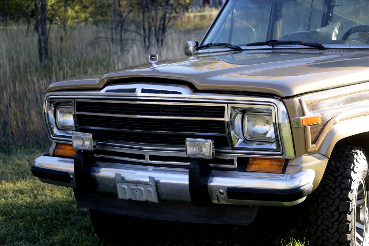 Jeep-grand-wagoneer-1987-custom-6