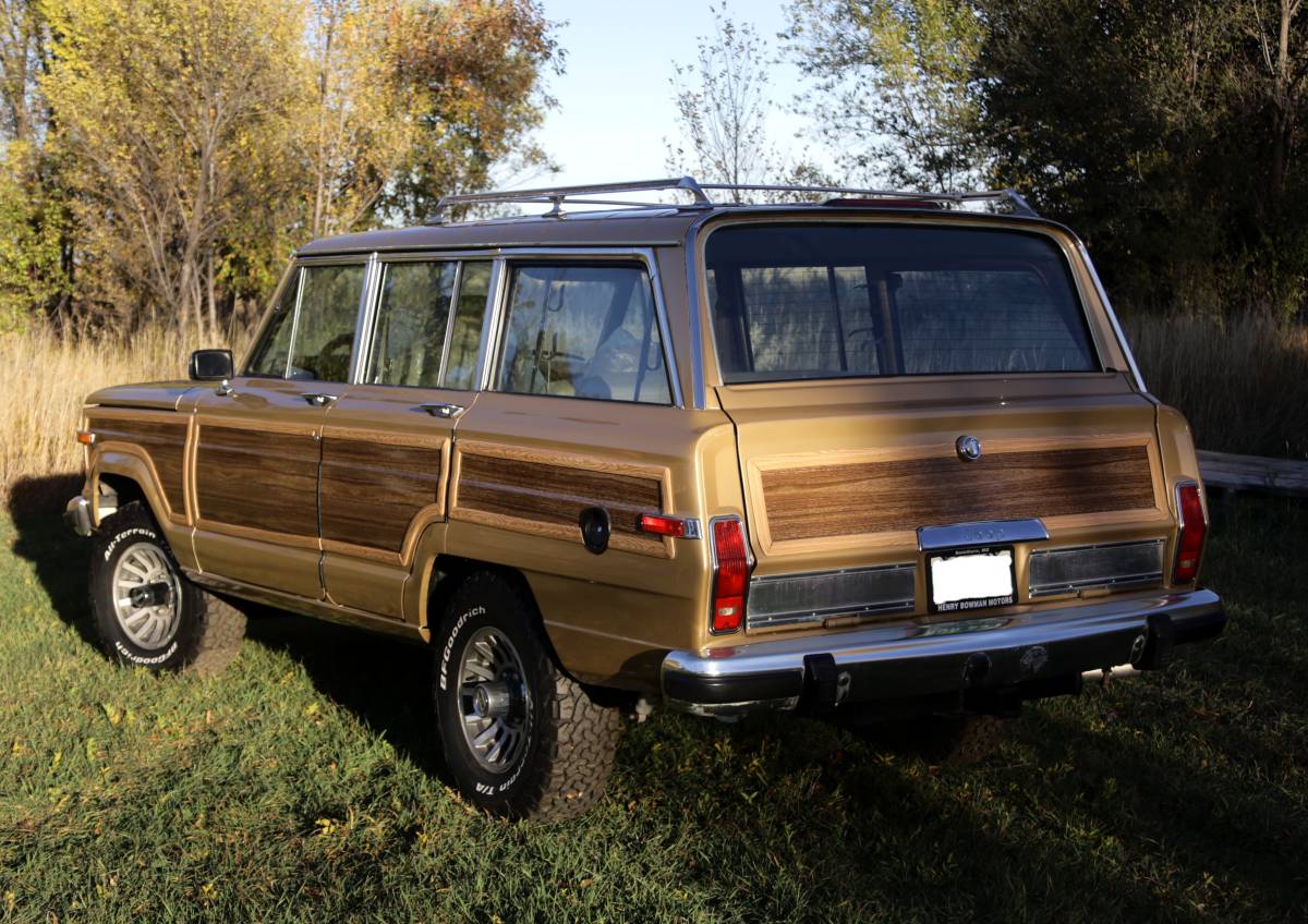 Jeep-grand-wagoneer-1987-custom-7